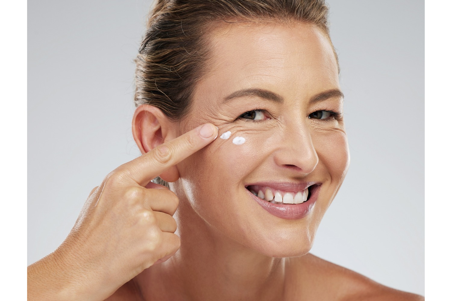 Sun exposure and dehydration contributing to visible skin aging